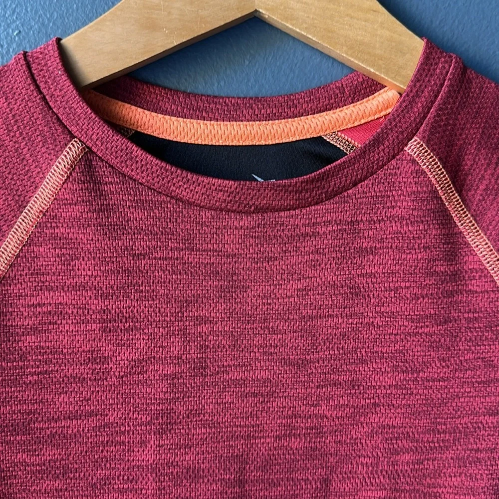 ❤️ OLD NAVY Active Boys tee shirt red black size medium size 8